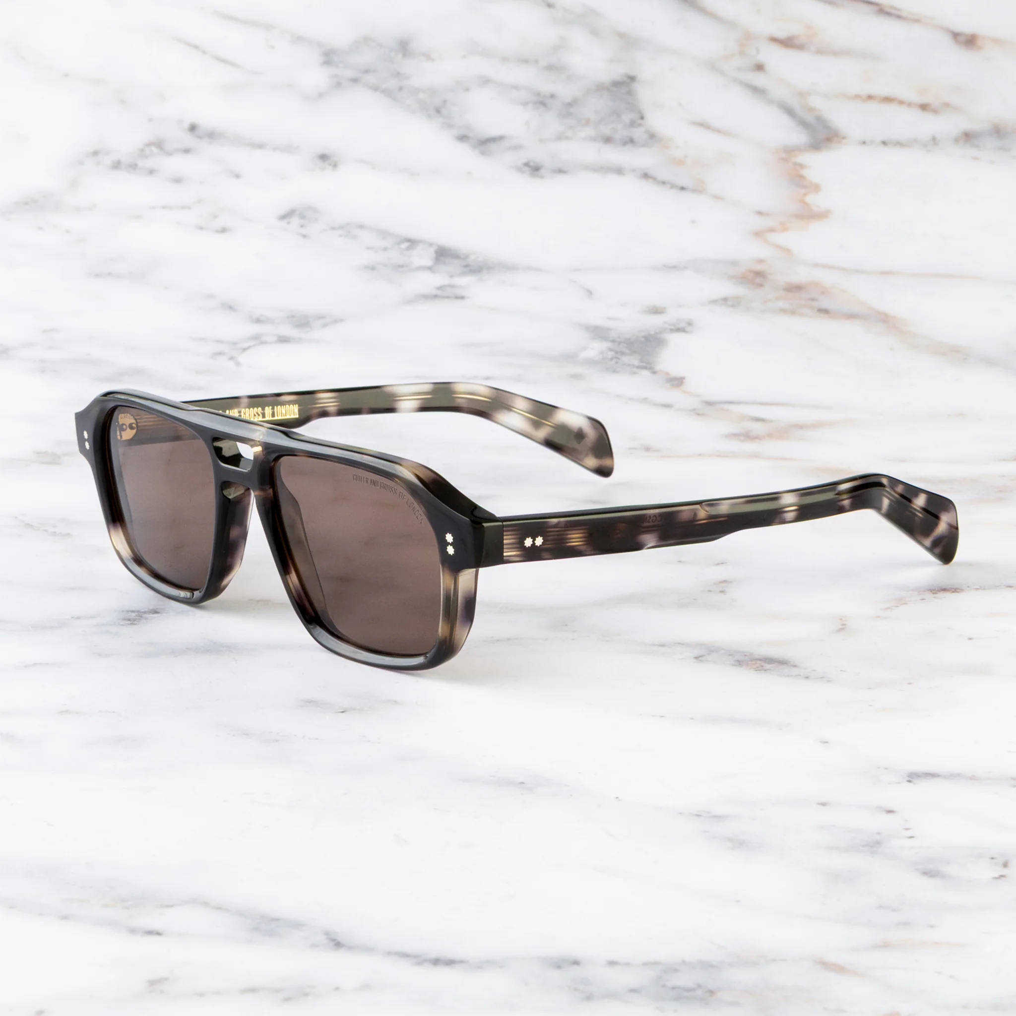 GR15 Aviator Polarised Sunglasses - Image 2