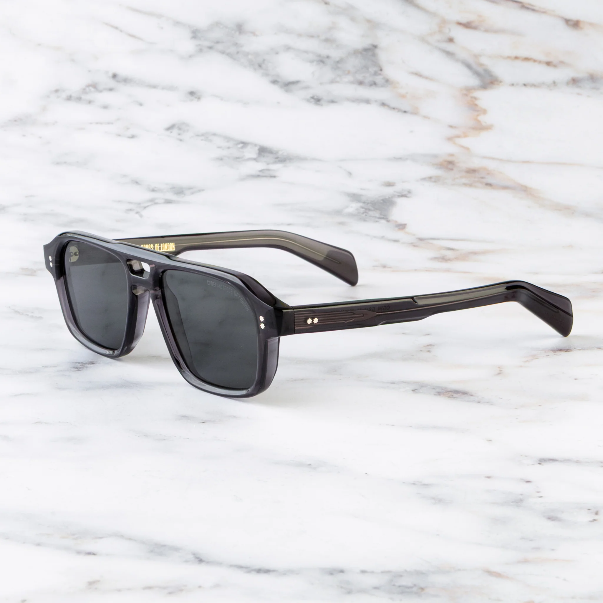 GR15 Aviator Polarised Sunglasses - Image 4